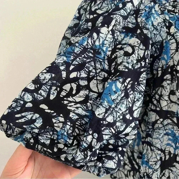 Love The Label Lillian Puffed Sleeve Dress Blue Pattern Sz S - Picture 7 of 11